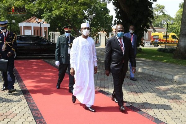 MAHAMAT IDRISS DÉBY RECEBIDO NA CIDADE ALTA