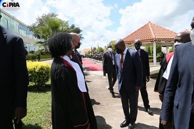 PRESIDENTE DA REPÚBLICA NO ACTO DE ABERTURA DO ANO JUDICIAL NO HUAMBO