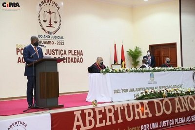 PRESIDENTE DA REPÚBLICA NO ACTO DE ABERTURA DO ANO JUDICIAL NO HUAMBO