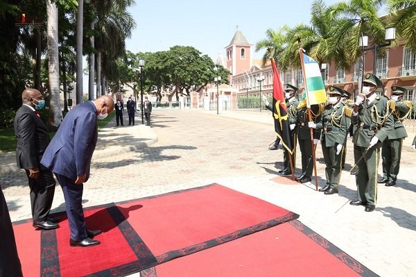 PRESIDENTE DA REPÚBLICA RECEBE HOMÓLOGO DA RCA